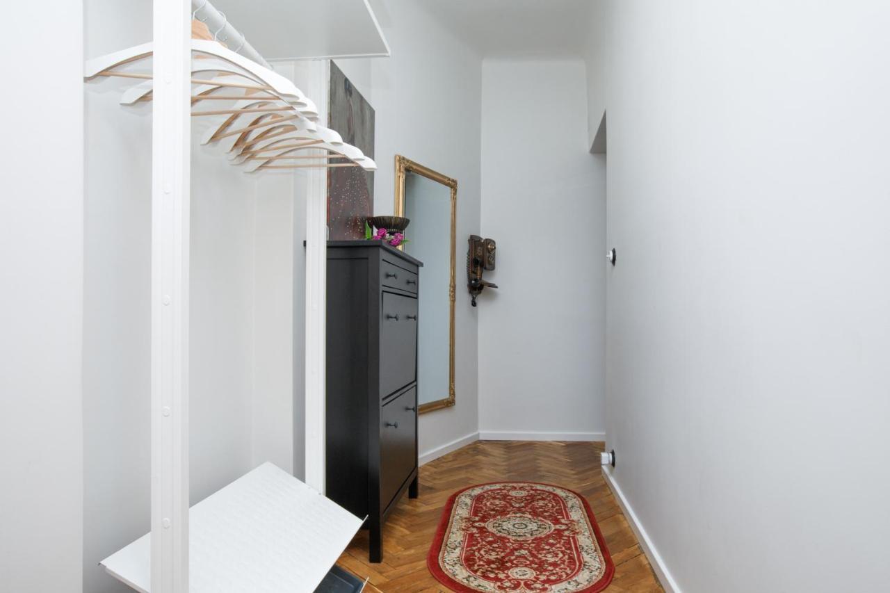Apartment Peegel In City Center Free Parking Tallinn Exterior photo
